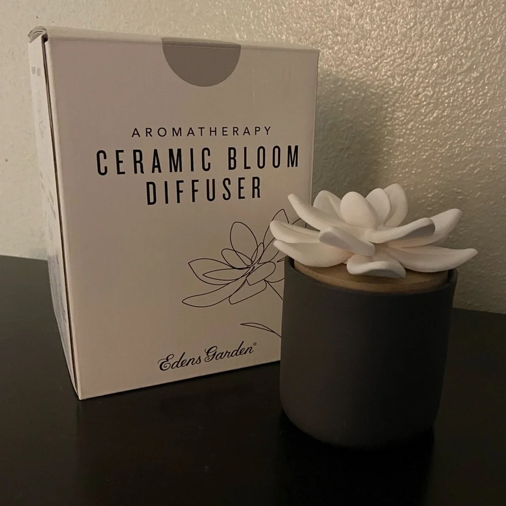 Edens Garden Ceramic Lotus Bloom Diffuser | Charcoal Aromatherapy Essential Oil